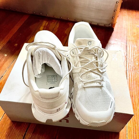 ON RUNNING SNEAKS CLOUD 5,  WHITE 8M - Picture 3 of 3